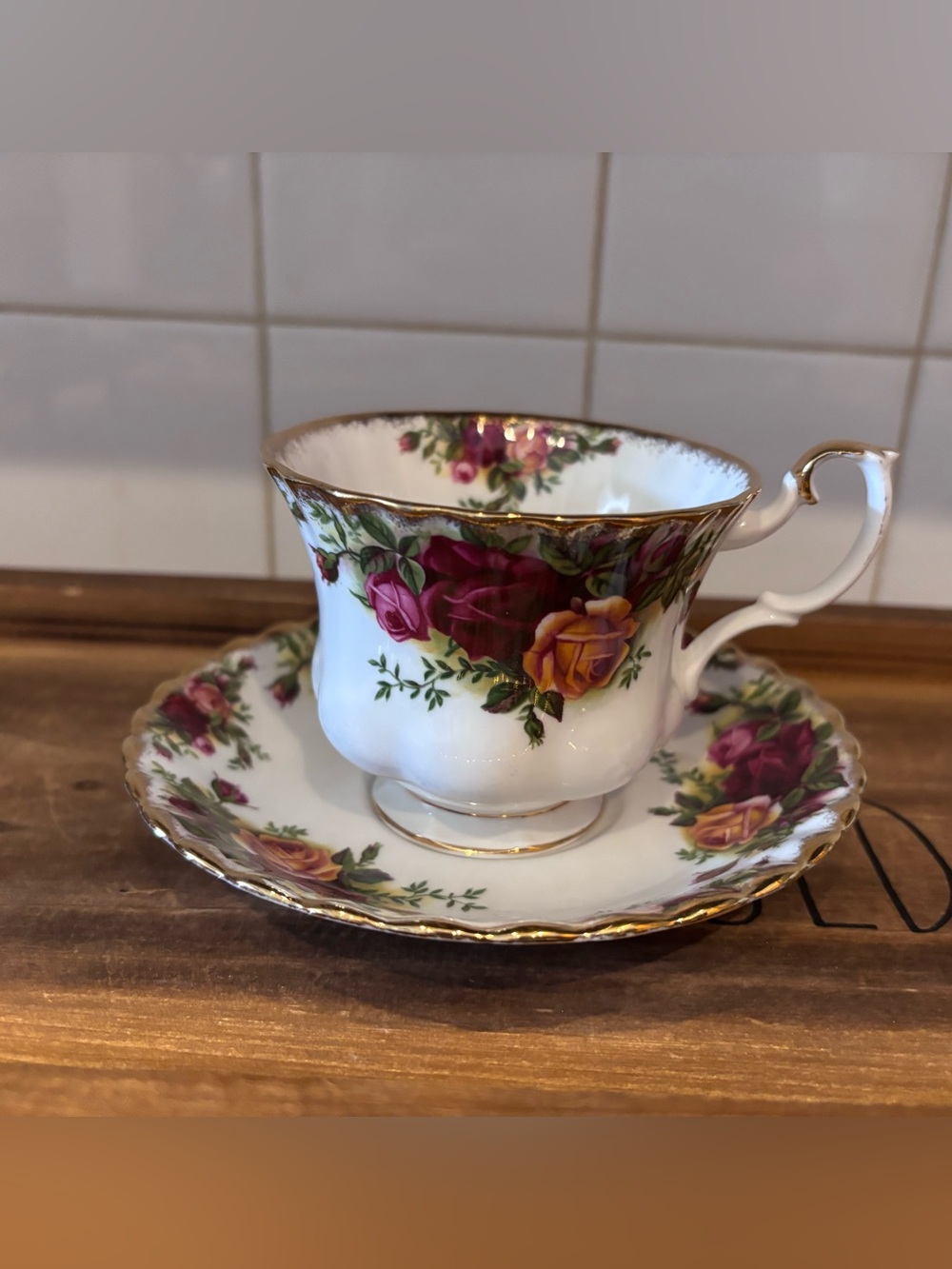 Vintage Royal Albert Old Country Roses Teacup & Saucer Set - Made in England